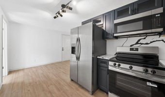 5999 Ambleside Dr, Columbus, OH 43229