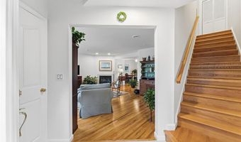 73 Oceanwoods Dr, North Kingstown, RI 02852