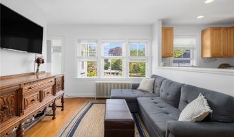 1 Red Cross Ave 9, Newport, RI 02840