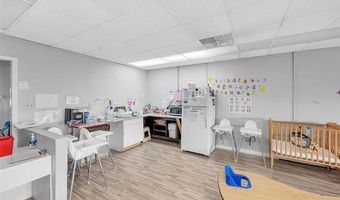 5043 Allen Rd, Allen Park, MI 48101