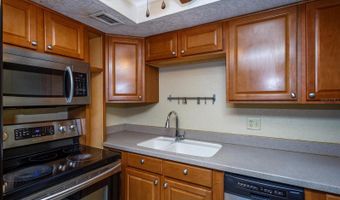 908 LAKE DESTINY Rd E, Altamonte Springs, FL 32714