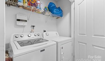 7123 Wandering Creek Dr, Charlotte, NC 28216