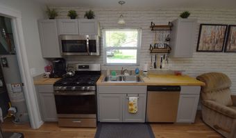 953 Robbins, Algonac, MI 48001