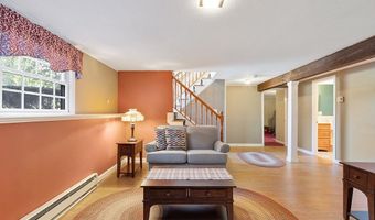 8 Brookdale Cir, Billerica, MA 01821