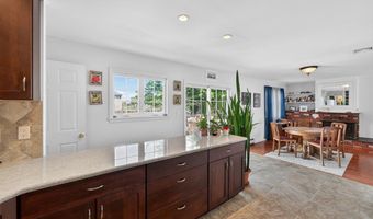 20 Bayview Ln, Amityville, NY 11701