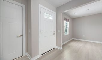 373 Pebble Creek Ct, Amherst, OH 44001