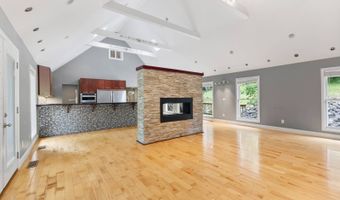 1040 Rustic Hills Dr, Ashland City, TN 37015
