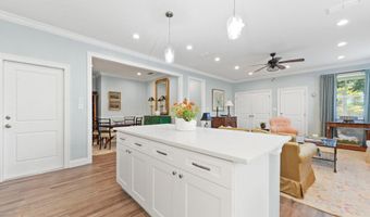 404 Ramaux St, Bay St. Louis, MS 39520