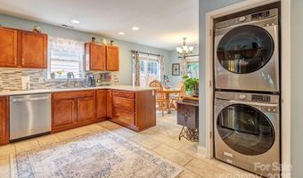 14 Kaylor Dr, Arden, NC 28704