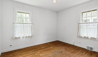 418 S Vail Ave, Arlington Heights, IL 60005