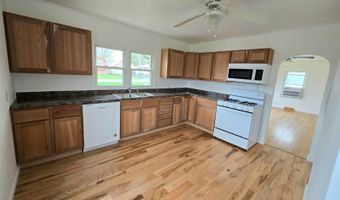 101 W Givens St, Abingdon, IL 61410