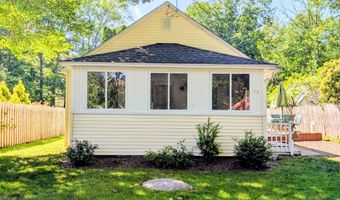 17 Autumn Trl, Coventry, CT 06238