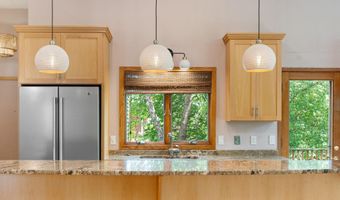 2006 11th Ave NE, Austin, MN 55912