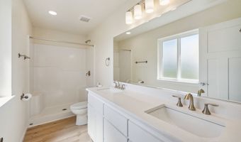 655 11th St, Bandon, OR 97411