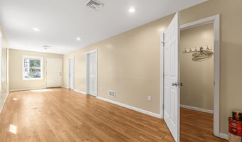 196 5th St, Bridgeport, CT 06607