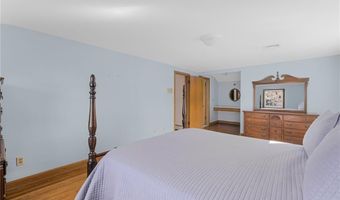 28 Hybrid Dr, Cranston, RI 02920
