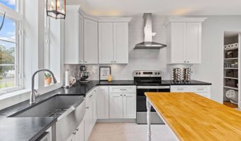 260 N Main St, Amherst, VA 24521