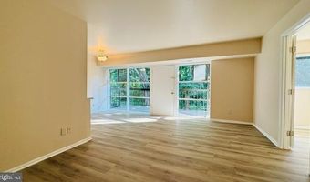 4957 AMERICANA Dr 106, Annandale, VA 22003