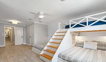 50 17TH St, Atlantic Beach, FL 32233