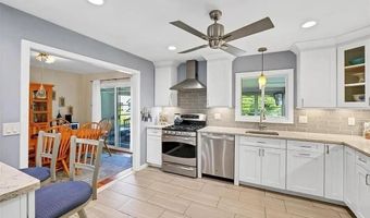 5 Van Gogh Ln, Airmont, NY 10901