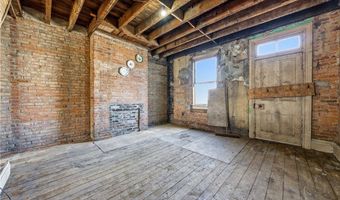 431 E Carson St, Airville, PA 15203