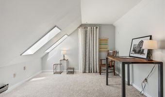 46 Pine Hill Dr, Bath, ME 04530