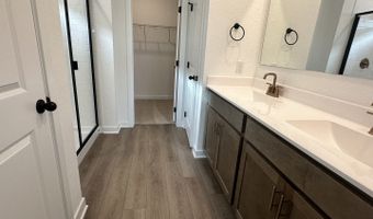 182 Peeps Ct, Adkins, TX 78101