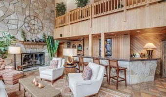 6 Williamsburg Ln, Bedford, NH 03110