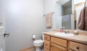1735 34th Ave SW 1, Altoona, IA 50009