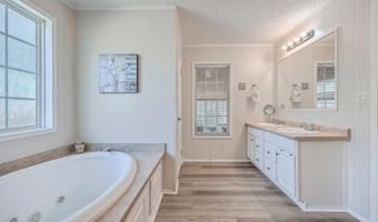 208 Catfish Landing Cir, Bonneau, SC 29431