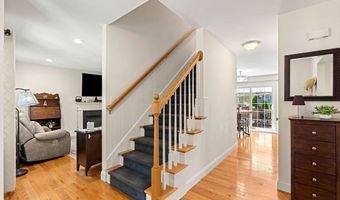 34 Amesbury Ave, Amesbury, MA 01913