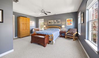 75 Orleton Ct, Cheshire, CT 06410
