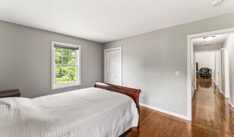 24 Ken Oaks Dr, Danbury, CT 06810