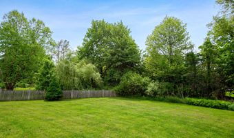 11 Whippoorwill Rd, Bethel, CT 06801