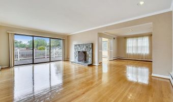 5813 MIDHILL St, Bethesda, MD 20817
