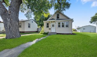 614 S 11th St, Aberdeen, SD 57401