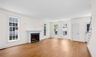 75 Bridge St, Newport, RI 02840
