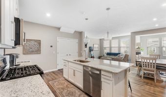 800 Dipper Ln 3, Aurora, OH 44202