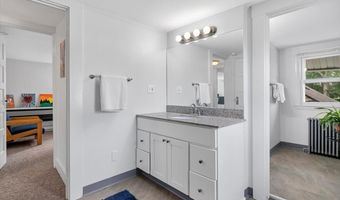190 Maple St, Branford, CT 06405