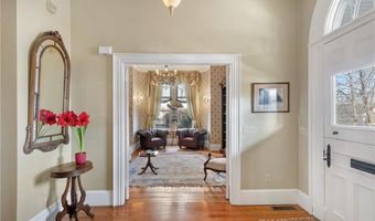 287 Gibbs Ave, Newport, RI 02840