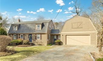 32 Tanglewood Trl, Narragansett, RI 02882