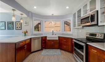 7 Hummingbird Ln, Amherst, NY 14228