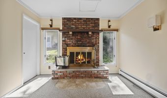 47 Fayette Ln, Aberdeen, NJ 07747