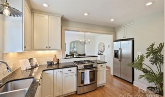 2015 Club Rd, Charlotte, NC 28205