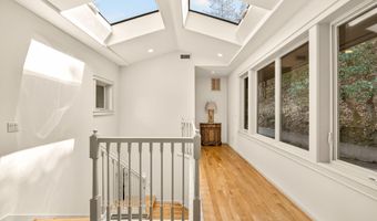 545 Ashland Creek Dr, Ashland, OR 97520