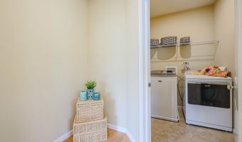 580 N Highlander Way, Addison, IL 60101