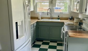 303 S Hickory St, Aberdeen, MS 39730