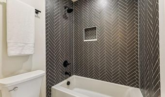 1066 Kingsley Ct, Weatherford, TX 76087