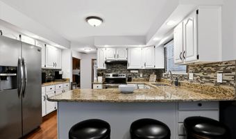 8852 Ridge Hill Dr, Indianapolis, IN 46217