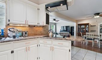 8008 NW 27th St, Bethany, OK 73008